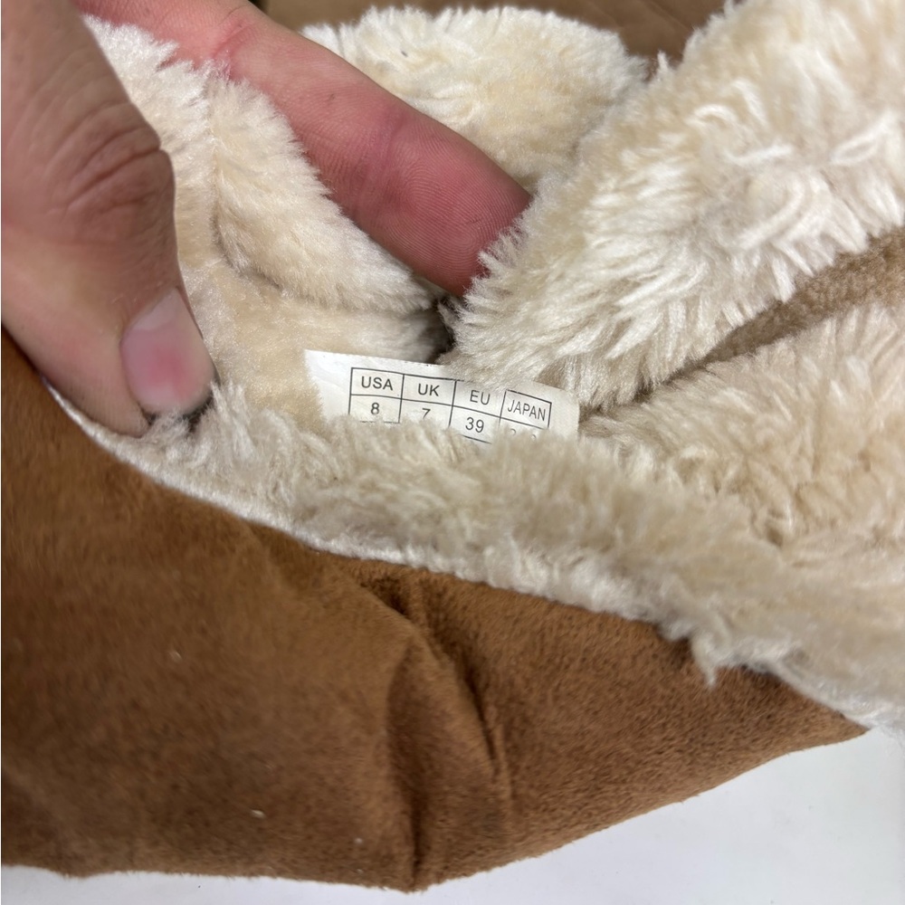 UGG BAILEY BOW II Women’s Size 8 - Picture 6 of 7